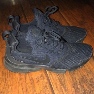 Black nike sneakers